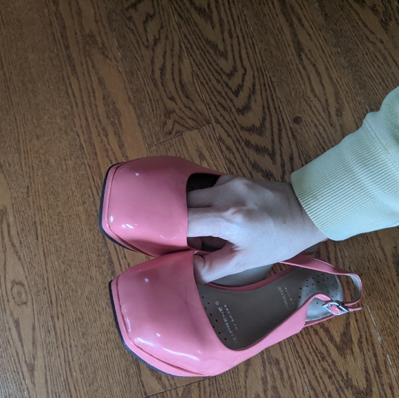 Brand New Rockport pink heels - Picture 2 of 5